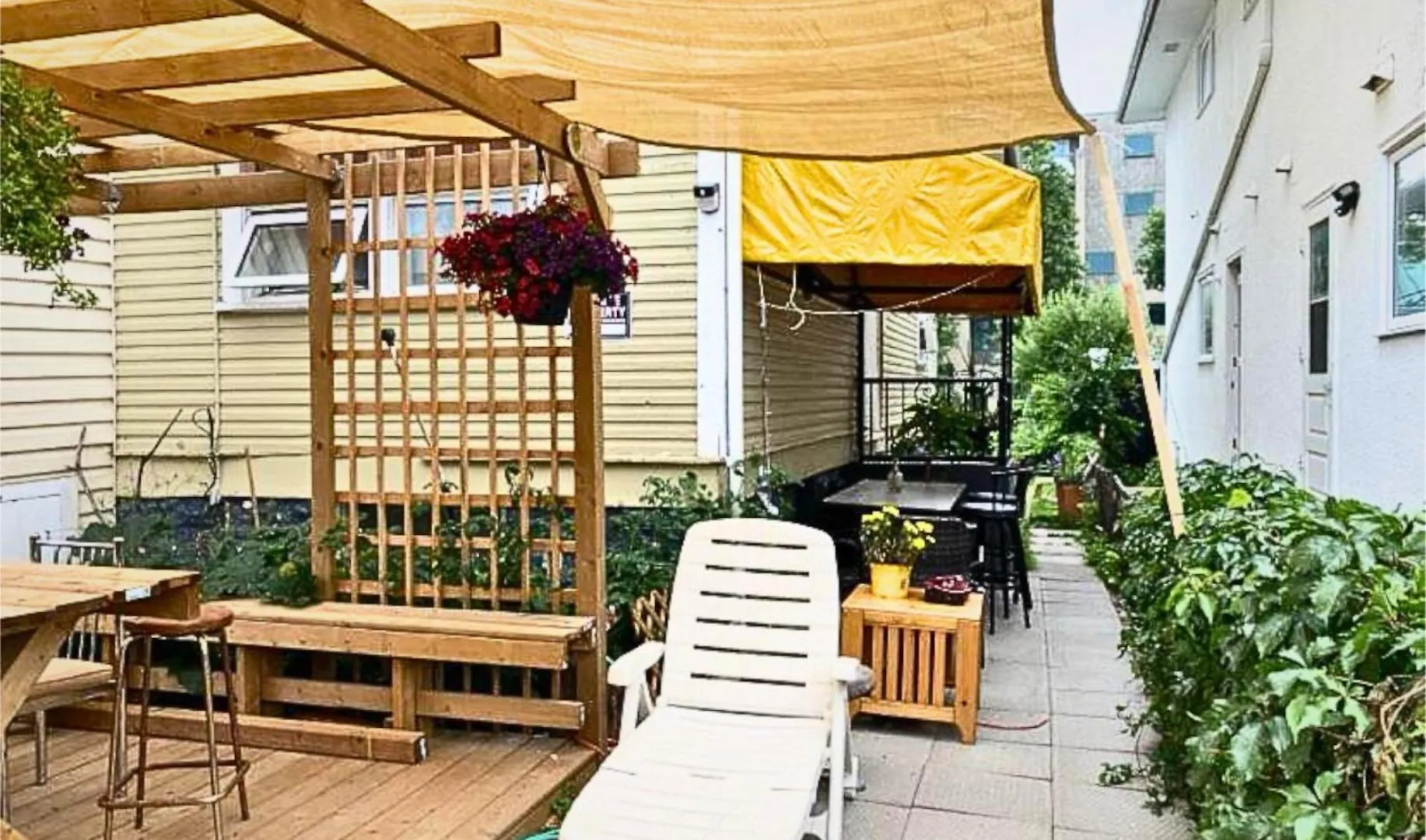 Maryland Homestay Apartment Winnipeg