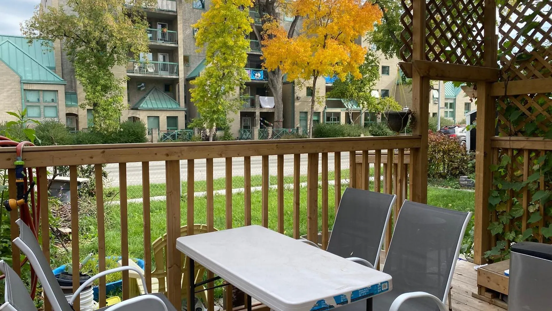 Maryland Homestay Apartment Winnipeg Canada